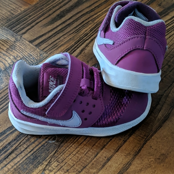 **SOLD** Toddler Girl's shoes - Picture 2 of 4